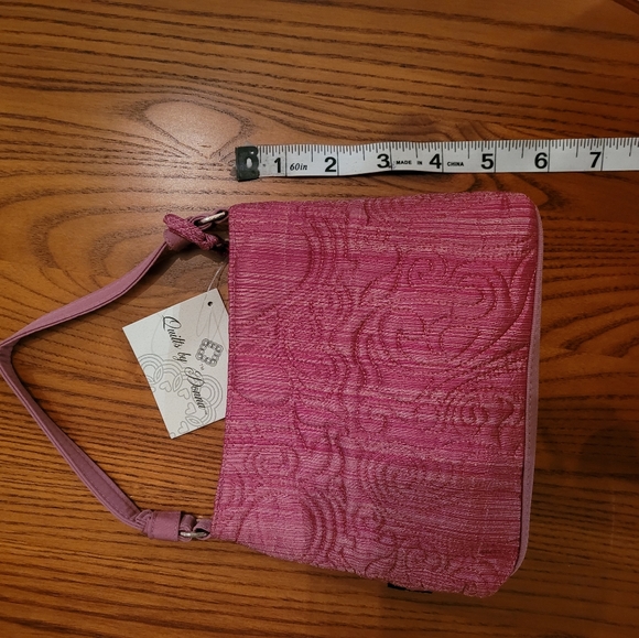 Donna Sharp pink quilted crossbody bag, NEW - Picture 3 of 9